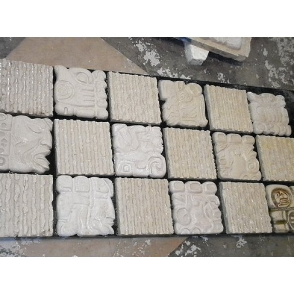 Рельефные плитки из белого мрамора